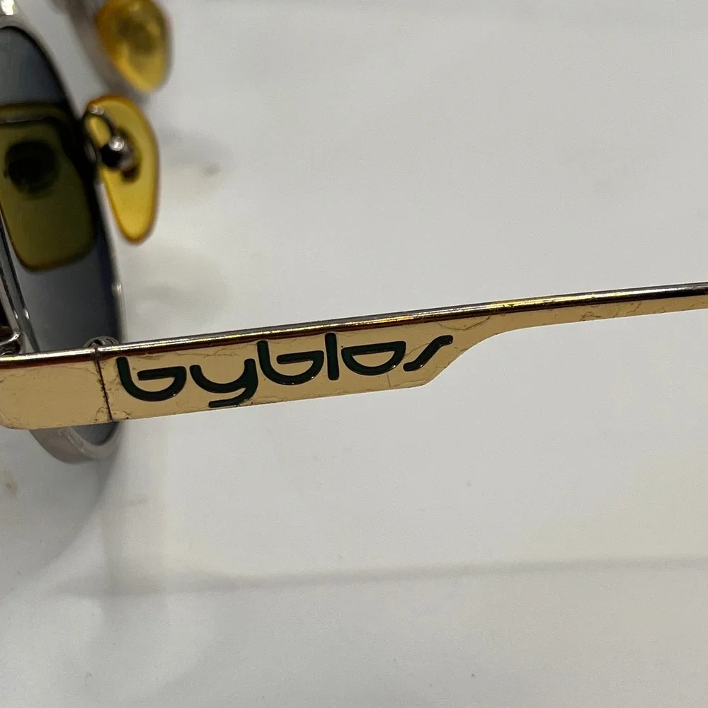 Byblos 570-S Oval Sunglasses Gold Tone Metal Green Lenses Made in Italy‎ Small